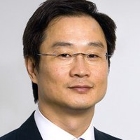 Dr. YUEN Pong Mo 阮邦武医生